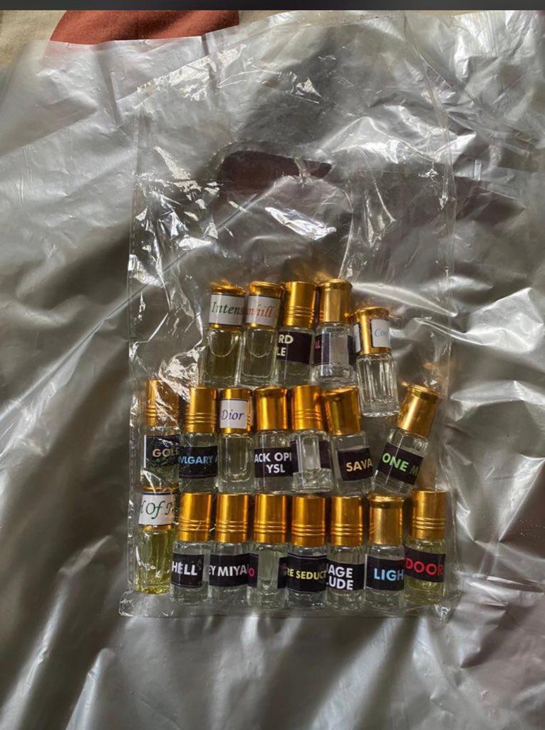 JFKKulinger's tweet photo. Do you know that you can smell like a Bag of Obi Cubana's money when you use our lovely scents today? Come and buy, so you can smell like that bag of Oba Money😊
#PerfumePlug
#NaijaErrandGirl
#WeRunErrands
#AbujaTwitterCommunity 
#NaijaErrands
@nite_angel98 
@TMbhardy https://t.co/ucziK5Kj2K