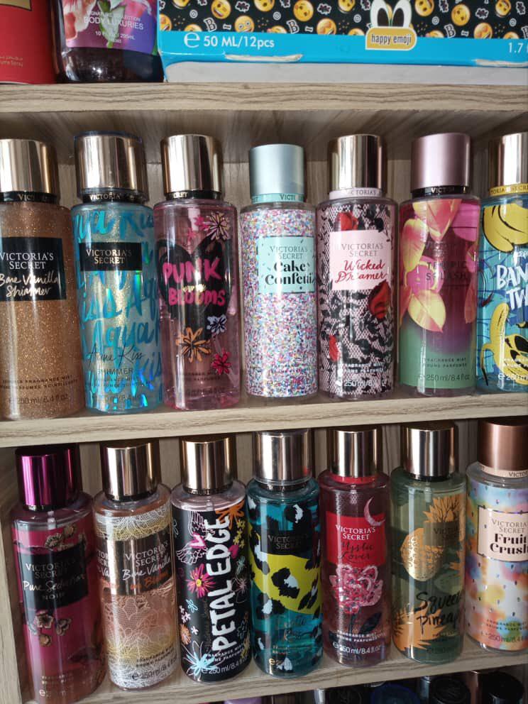JFKKulinger's tweet photo. Do you know that you can smell like a Bag of Obi Cubana's money when you use our lovely scents today? Come and buy, so you can smell like that bag of Oba Money😊
#PerfumePlug
#NaijaErrandGirl
#WeRunErrands
#AbujaTwitterCommunity 
#NaijaErrands
@nite_angel98 
@TMbhardy https://t.co/ucziK5Kj2K