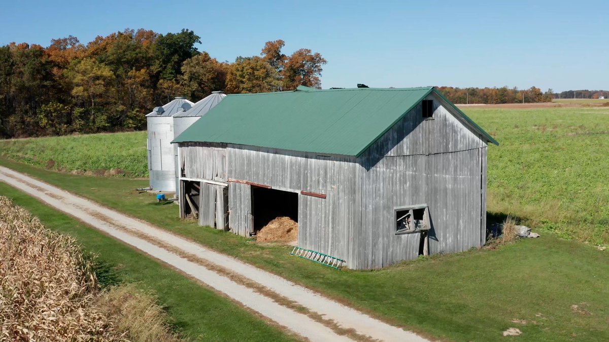 clintonharp's tweet photo. A barn, a town, a couple shared meals, and a healthy dose of history…NEW episode of #RestorationRoad is streaming now on @discoveryplus …Heading to OH this time!! Such a beautiful barn turned into a home.  @magnolianetwork #RRWCH #lovebuildrun https://t.co/RMXf2okkAQ