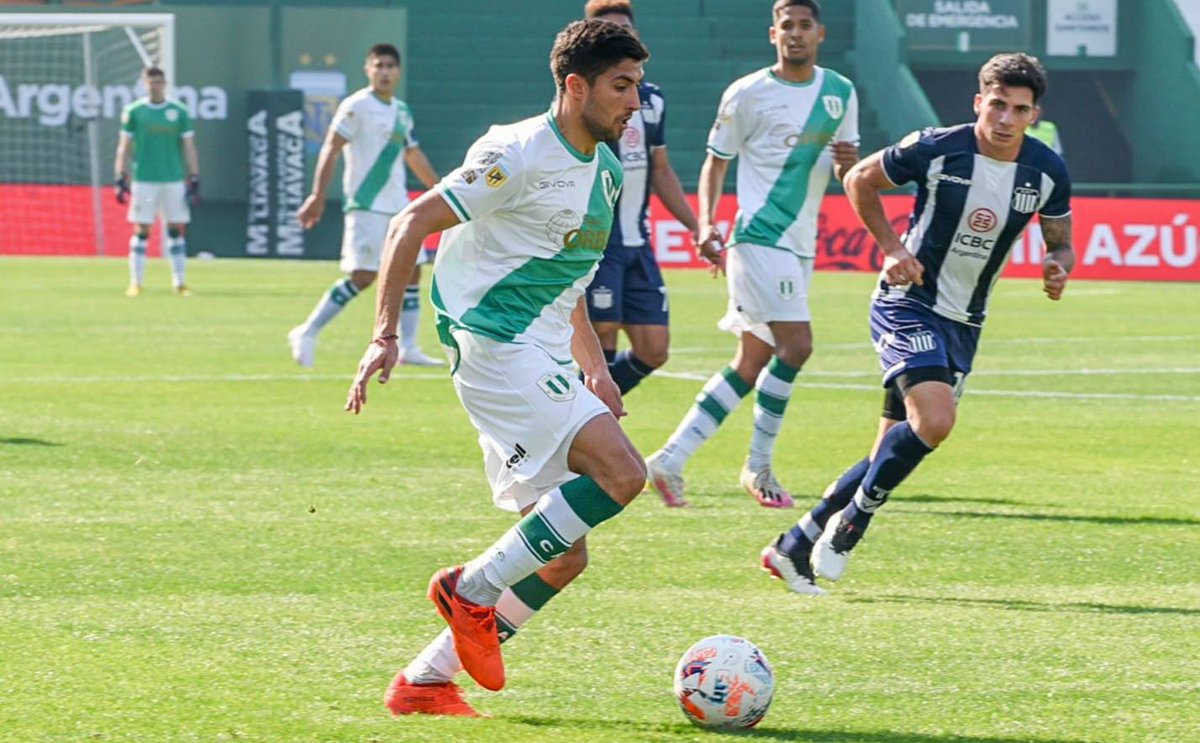 ➡️ Hoy Juan Alvarez cumple 100 partidos con la camiseta de #Banfield.

¡Felicitaciones! 💯💚