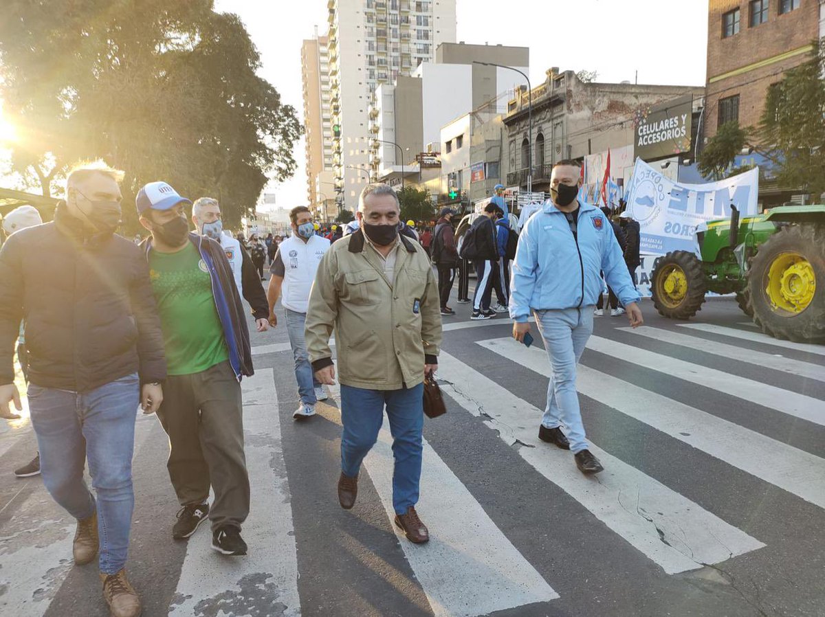 Acompañando a los compañeros de los movimientos sociales en la marcha de San Cayetano.