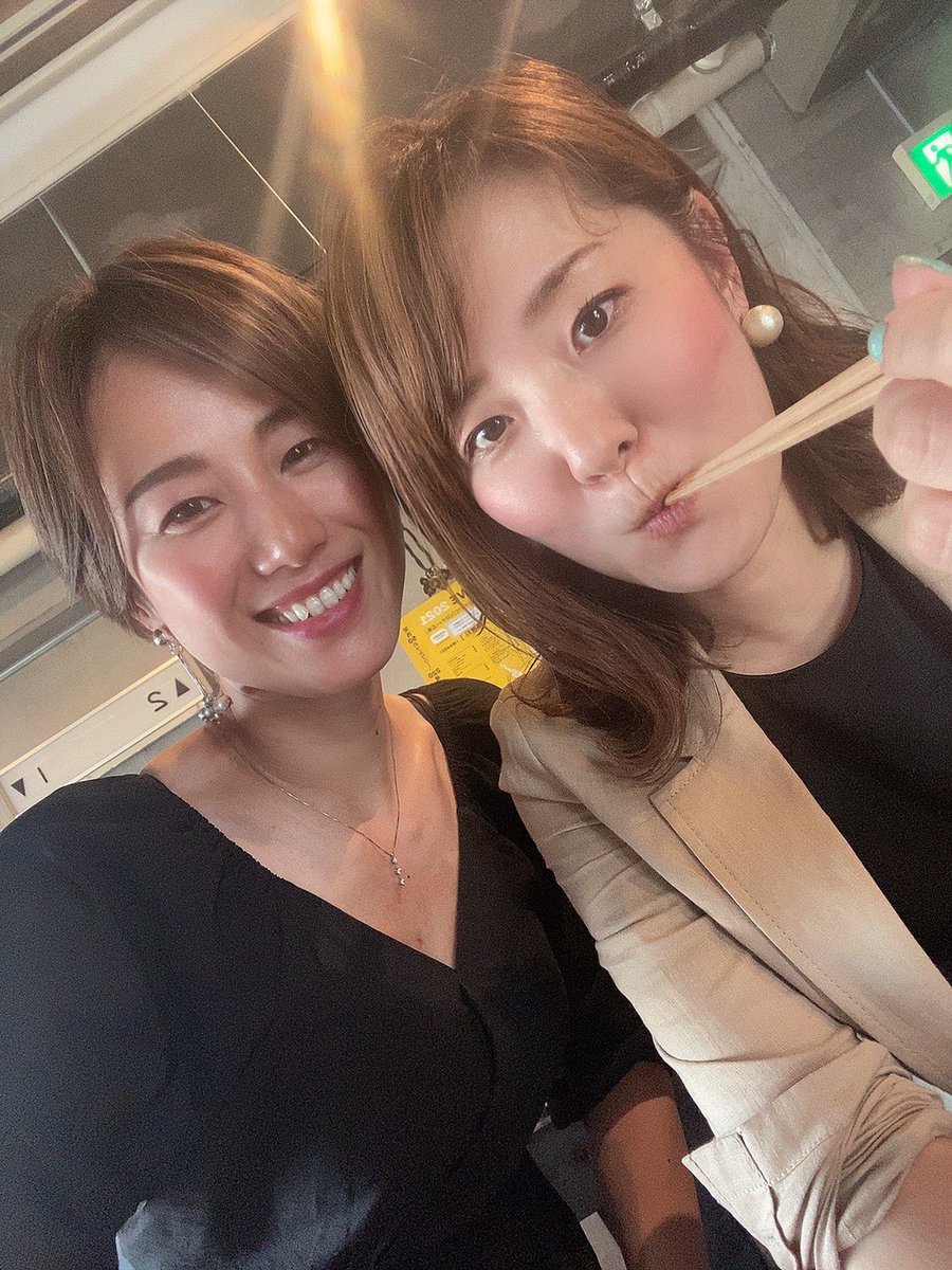 新在家コベヤ 加古川の隠れ家個室 めちゃくちゃ綺麗な友達と モデルやから顔ちっちゃ 最近綺麗のヒケツ伝授してもらってるコベヤです やっぱり女性の永遠のテーマ 美 健康で綺麗な女性にみんなでなろう な講座もはじめました 女同士 美人