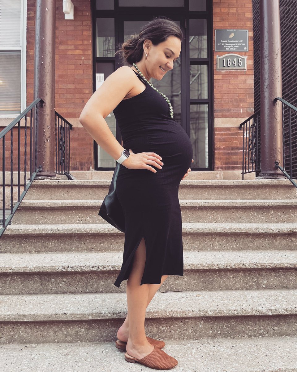 It’s been a long #34weeks Excited and scared to be a #SurgeonMom Thankful to my husband, friends and resident community for their support while so far away from home. #ILookLikeASurgeon