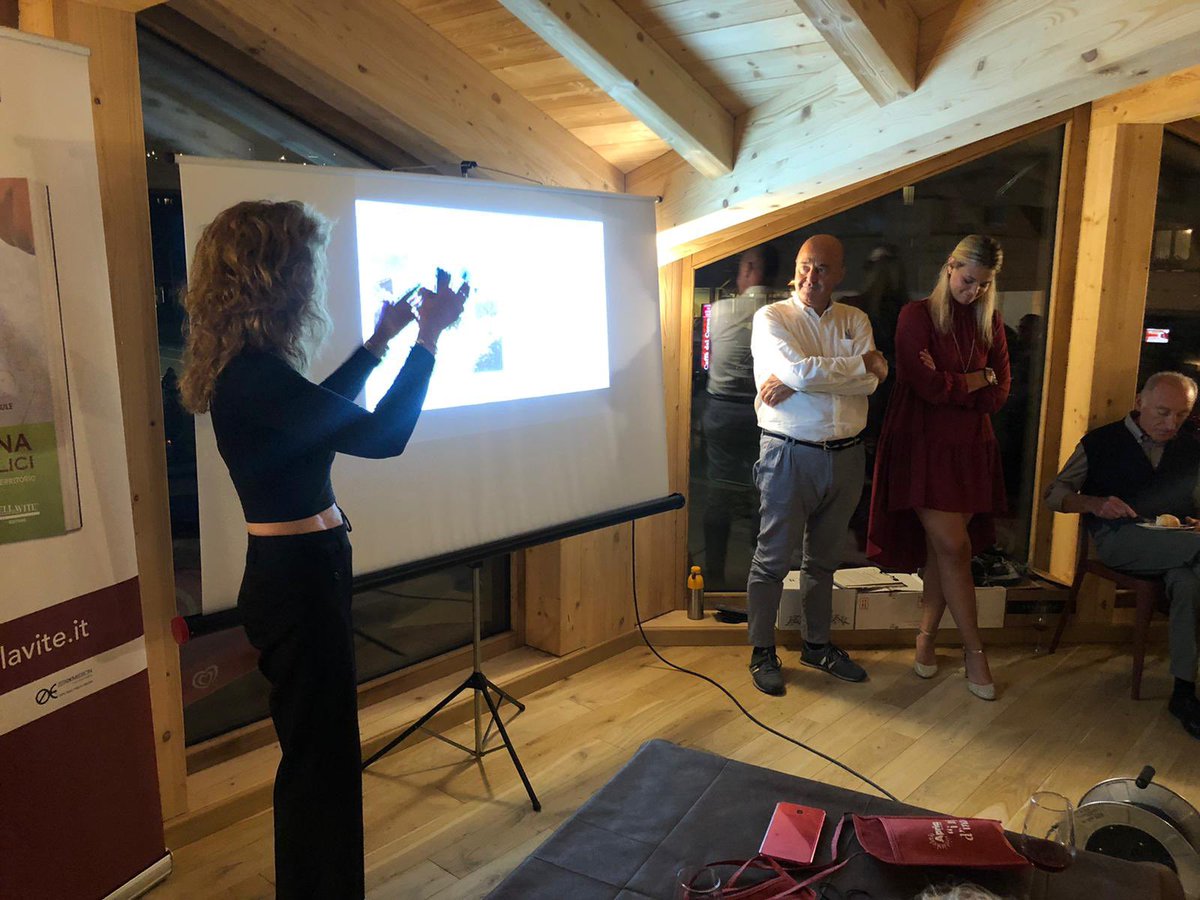 missaglia_sara's tweet image. #stappatidicasa2021 - Aprica - album 3a serata
.
I love my job.
.
#EstateallAprica #funinthealps #aprica #estate #vacanze #vino #valtellinainaltoicalici #wineoneway #WoW #valtellina #nebbiolo #nebbiolodellealpi #valtellina #aprica #valtellinaproject