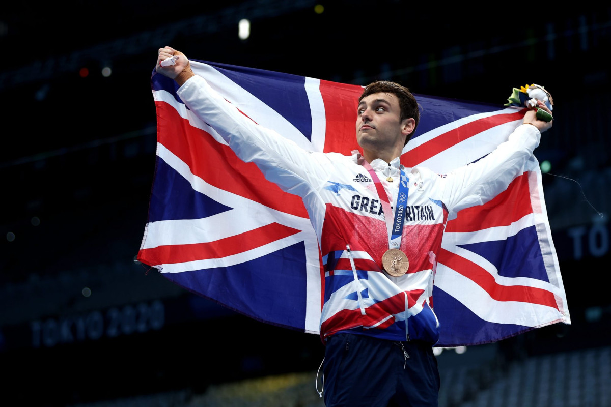 Tom Daley wins Olympics bronze in 10m platform after gaining knitting fame