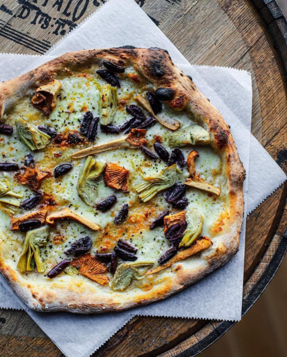 Know what we could go for today?
Pizza. Delicious, wood-fired pizza. Good thing that <a href="/BlueFirePizza/">Blue Fire Pizza</a> will be here today starting at 4pm!
Pair with a beer slushy: Choose the Orange Creamsicle or the SMÖÖSHED Strawberry Rhubarb Smoothie Sour
📸: <a href="/FireandNiceMN/">Fire & Nice Alehouse</a>