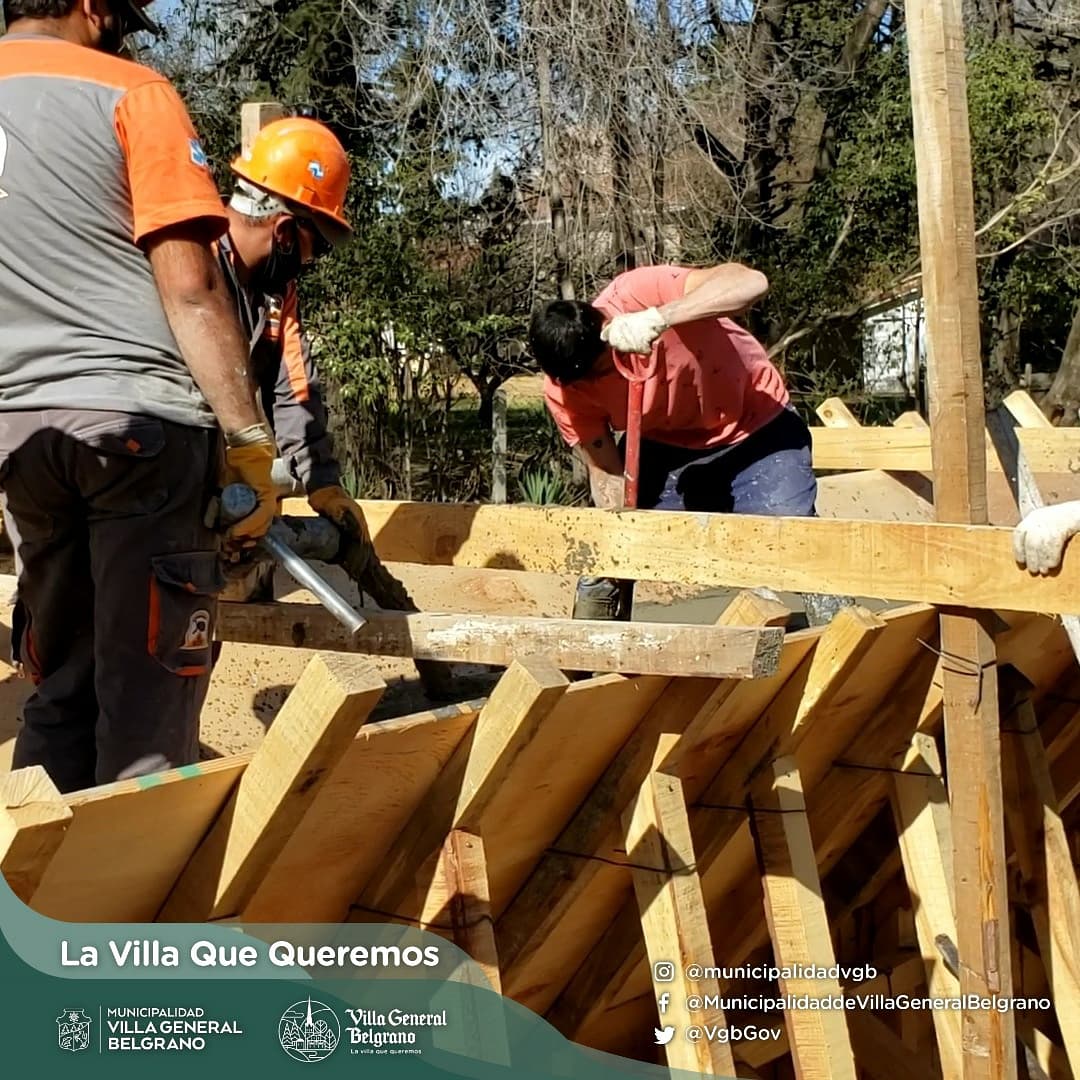 VgbGov's tweet photo. 🚧 𝙊𝙗𝙧𝙖 𝙚𝙣 𝙀𝙅𝙀𝘾𝙐𝘾𝙄𝙊́𝙉  ❗ 𝗣𝘂𝗲𝗻𝘁𝗲 𝗞𝗼𝗰𝗵𝗺𝗮𝗻𝗻
Estuvimos hormigonando: se llenaron tres pilares del puente hasta el nivel de la loza | Los avances de esta #OBRA de gran envergadura son visibles y constantes. #𝗟𝗮𝗩𝗶𝗹𝗹𝗮𝗤𝘂𝗲𝗤𝘂𝗲𝗿𝗲𝗺𝗼𝘀! https://t.co/nNOdKSN2fp