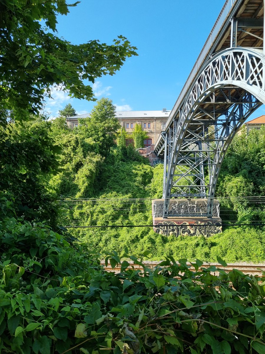 sarasmithhald's tweet photo. Er vild med Valby og vild med broer!
(Taget på Vigerslev Alle)
#valby #valbylife #bridges #keepbuildingbridges https://t.co/DKec0KaKmC