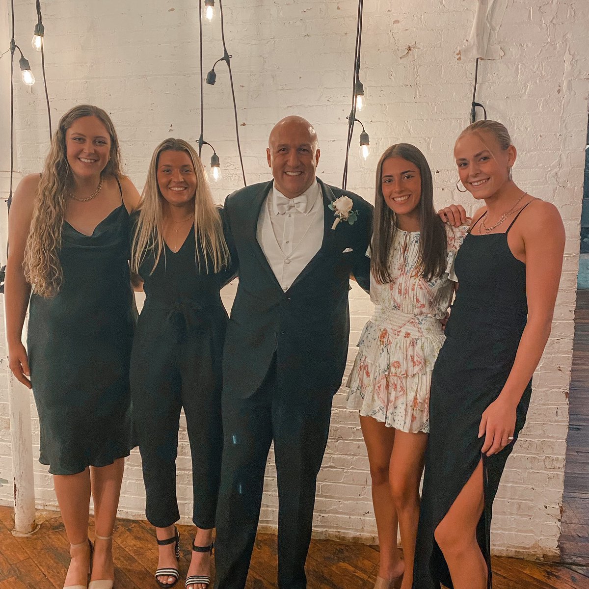 Congratulations Nick and Kelsey! Celebrated the best coach, mentor, and lifelong friend last night with some of my old teammates. Zip em’ up! <a href="/NickDiPillo/">Nick DiPillo</a> <a href="/mollyyweisss/">Molly Weiss</a> <a href="/chrissydicindio/">chrissy</a> <a href="/maddieedoring/">maddie</a> 
#kelseytakesadip