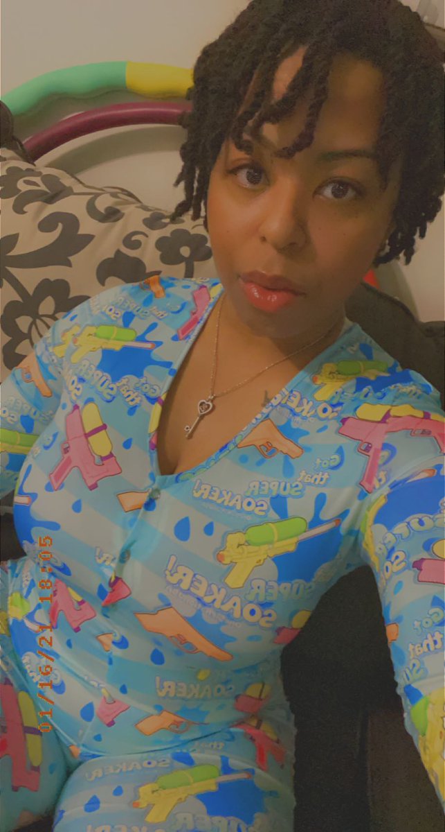 QisLuxx's tweet image. How it started January 2021 🆚 How it’s going August 2021 #locdin
My loctician is amazing