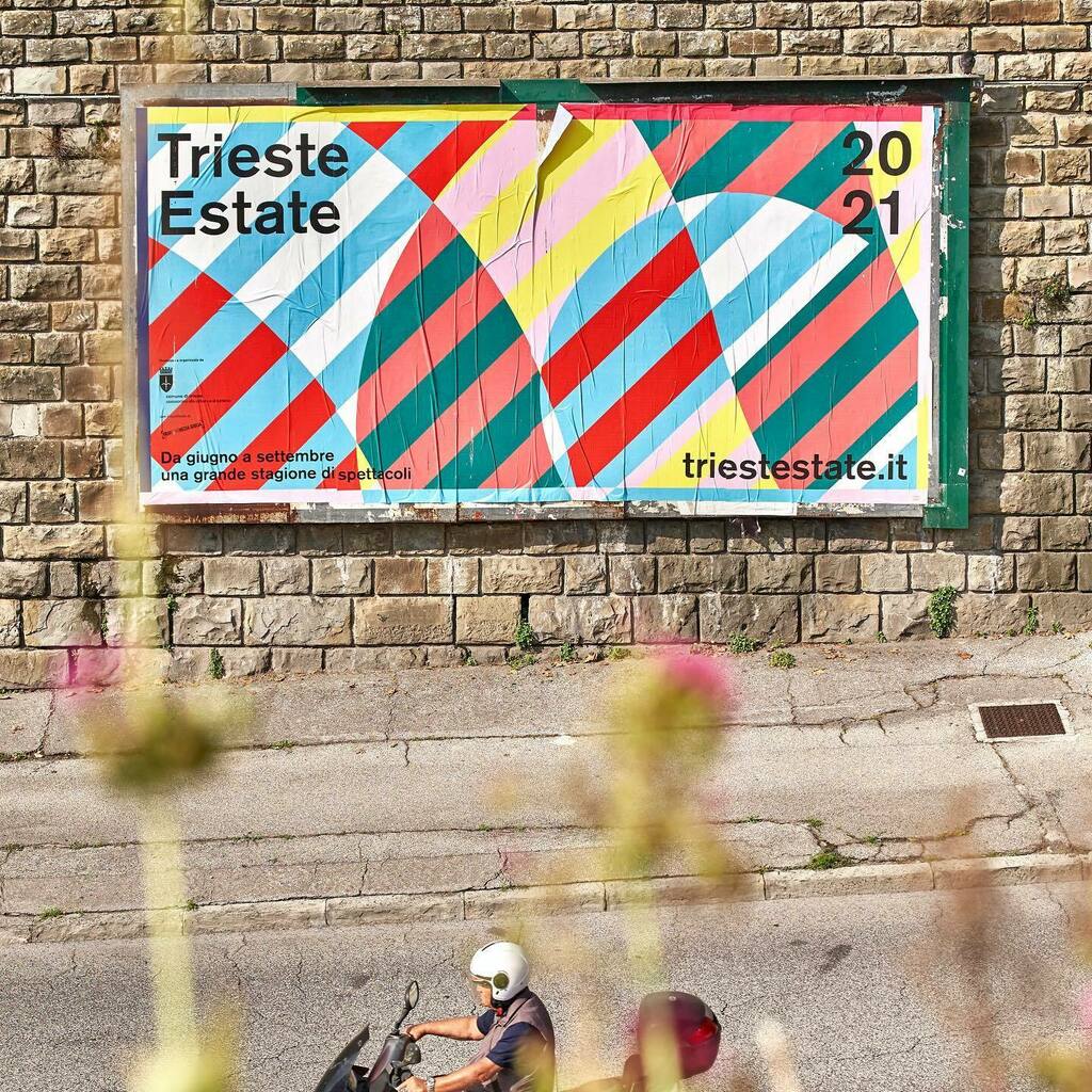 Trieste Estate 2021 on the streets ✨ Design: Studio Mut #triestestate #poster #studiomut #identity #graphicdesign @comuneditrieste 📸 @rob_strovich instagr.am/p/CSRt4p1sjgl/