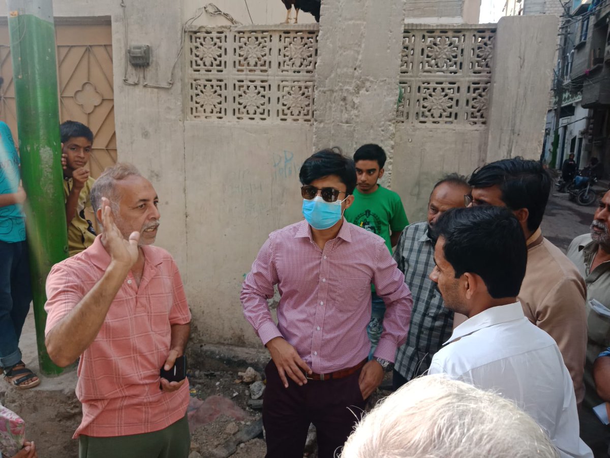 DMCCentralOffi1's tweet photo. On the direction of Worthy Deputy commissioner/ Administrator DMC Central,Municipal  Commissioner Syed Muhammad Ali Zaidi visit Imam bargah al mohsin gulberg zone DMC Central Karachi.
https://t.co/nQNMxXUJlr
@TheTahaSaleem 
@alamgeersaifee https://t.co/QHVpaJG2Jj