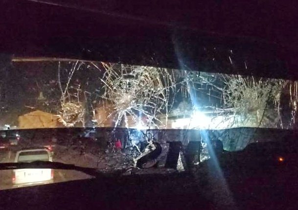 Hillsnaga's tweet image. BREAKING : Mizoram bound vehicle mobbed at Lailapur in Assam, reports.