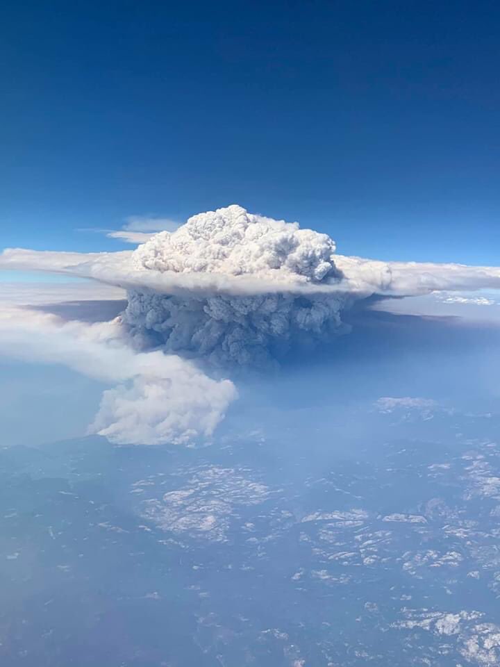 First picture is the mushroom cloud from #Hiroshima and the second is from #CreekFire  insanely sad at the resemblance and just shows how deadly wildfires really can be. Prayers for all firefighters right now!