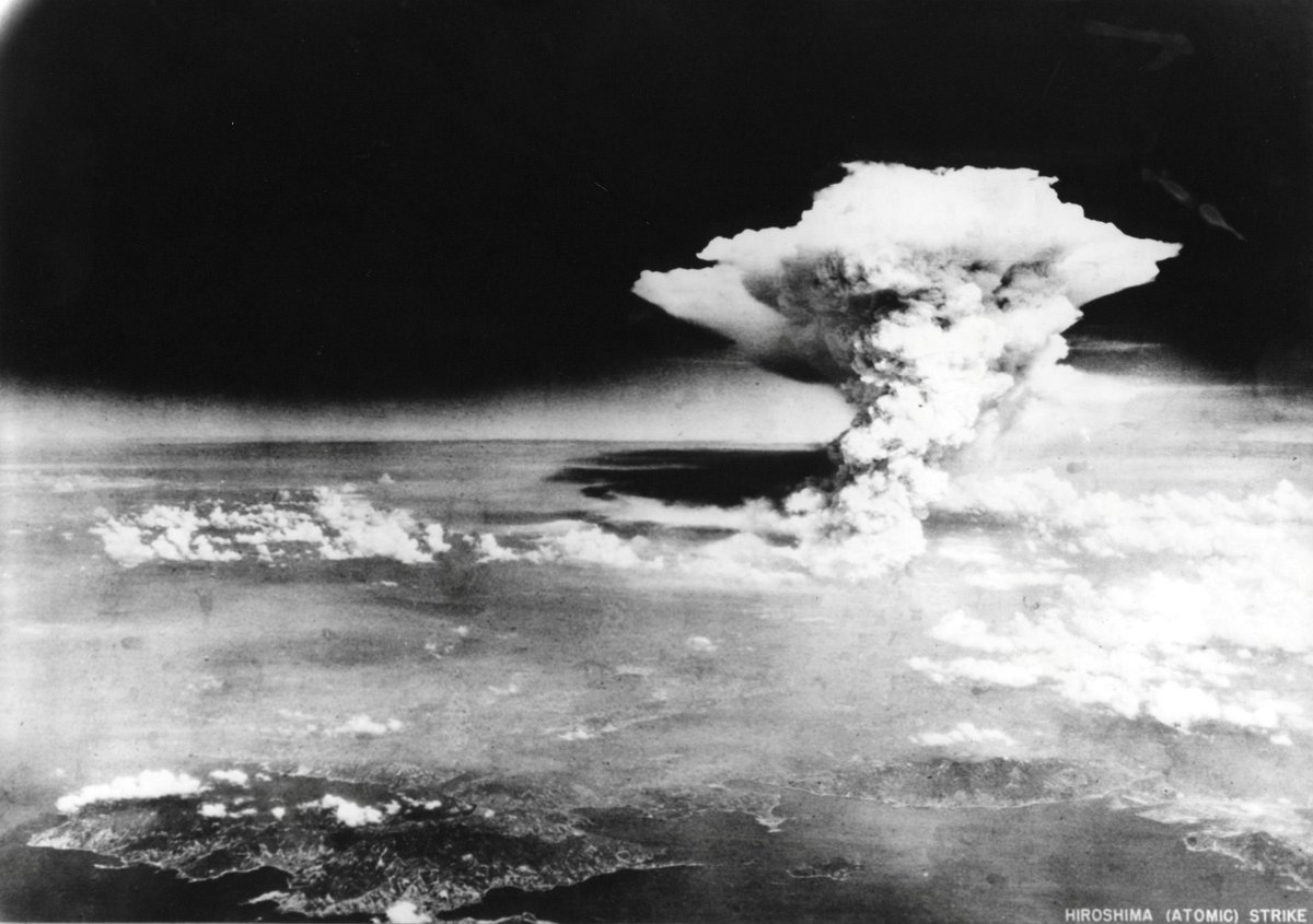 JnJ_Management's tweet photo. First picture is the mushroom cloud from #Hiroshima and the second is from #CreekFire  insanely sad at the resemblance and just shows how deadly wildfires really can be. Prayers for all firefighters right now! https://t.co/irZOK1nK3Y