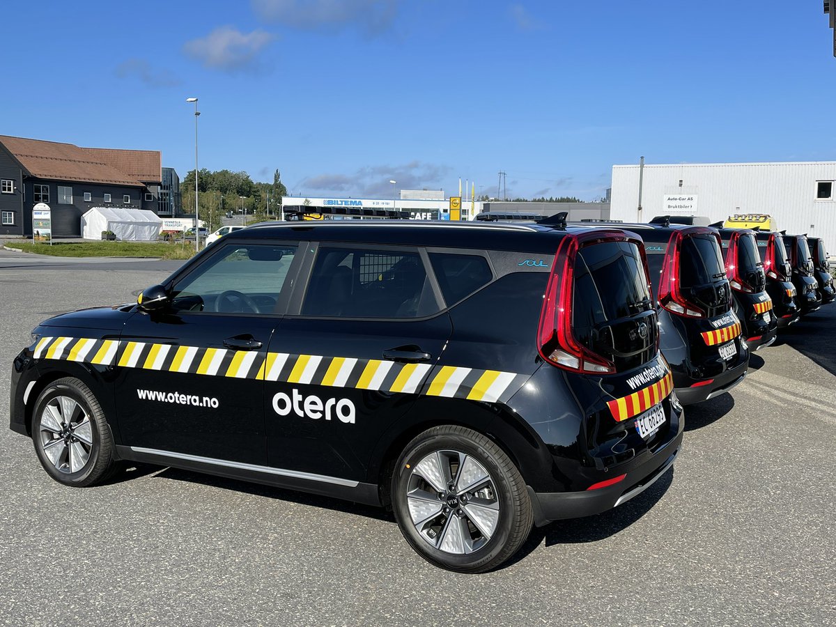 HansVidar's tweet photo. @elonmusk the business market seriously lack electric opportunities… they are in the need of good range, good cargo weight capacity and good tow weight capacity to swap from diesel panelvans and minivans to EV’s… They even made Kia e-Soul into a Van in Norway 🤷🏻‍♂️ Help!! https://t.co/SFVcELZxWQ