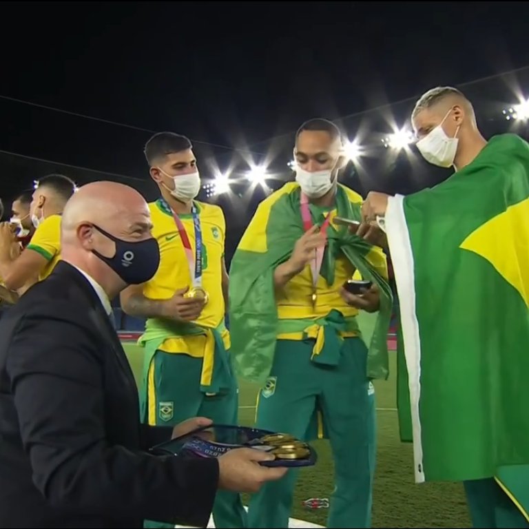 desimpedidos's tweet photo. Richarlison: ''ANO QUE VEM E NO QATAR HEIN CARECA" https://t.co/43SXFDGj8a