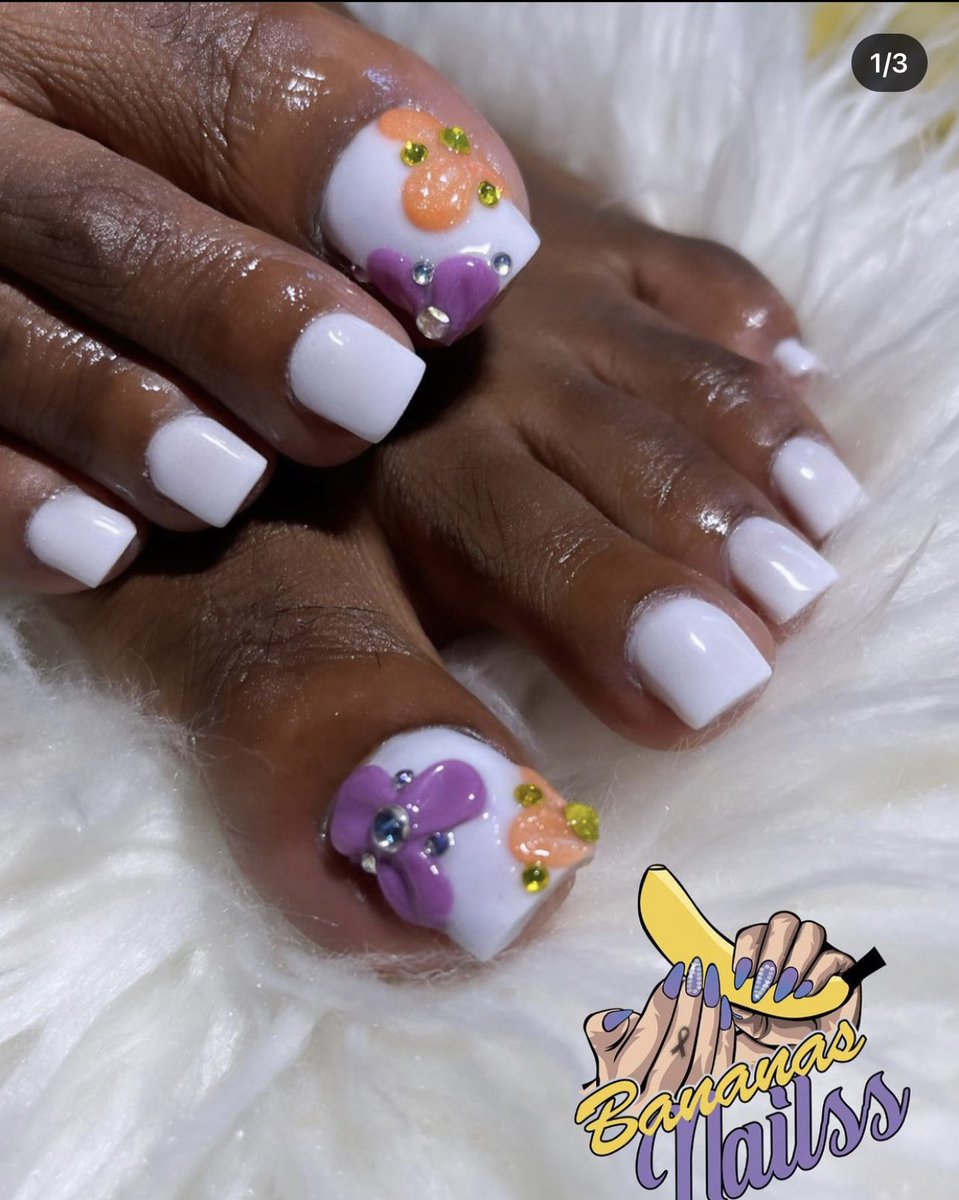 stopcrushin's tweet photo. Could / MAY YOU ALL follow my business page ? I set my goal in March to have  10k by my birthday August 30th 🥺 lol I promise I have some good content and videos of toe reconstruction and French tip acrylic toes, nailss etc. Located in Charlotte, NC 🥰 #bananasnailss https://t.co/yBMlHdCVCS