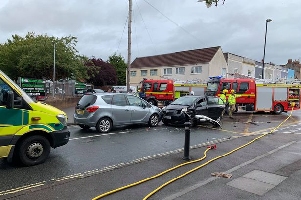 (Bristol Post):#Helicopter called after crash in #Fishponds blocks road - live updates : Two ambulances, two police cars, two fire engines and a helicopter are attending the scene .. #TrendsSpy https://t.co/9ypfmtR18E https://t.co/0FCJG3RVMX
