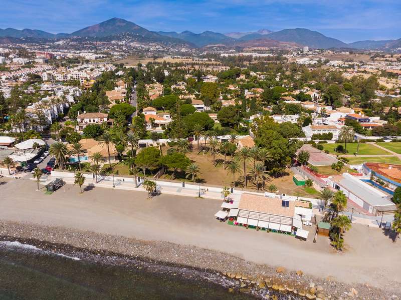 panorama_spain's tweet photo. Unique opportunity! Extensive 6,361 m2 beachfront plot in San Pedro Alcantara with direct access to the boulevard. Ref. 11400 https://t.co/qSOdU3sOVb #beachfrontplot #sanpedro #marbelladevelopments https://t.co/l67OEmLOGi