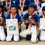 同じリトルリーグ出身の二人が、大人になって金メダルを獲得!