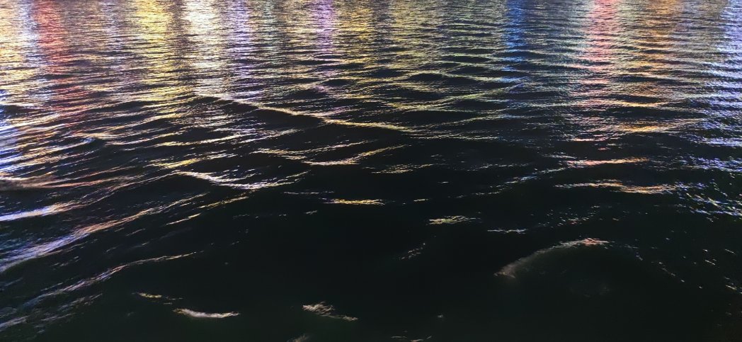 愿为江水，与君重逢