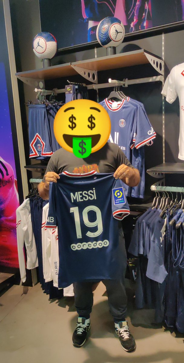 qelq1's tweet photo. Un homme heureux #MessiAuPSG
#messi19 @FootStore75 https://t.co/GZSoAWMqsX