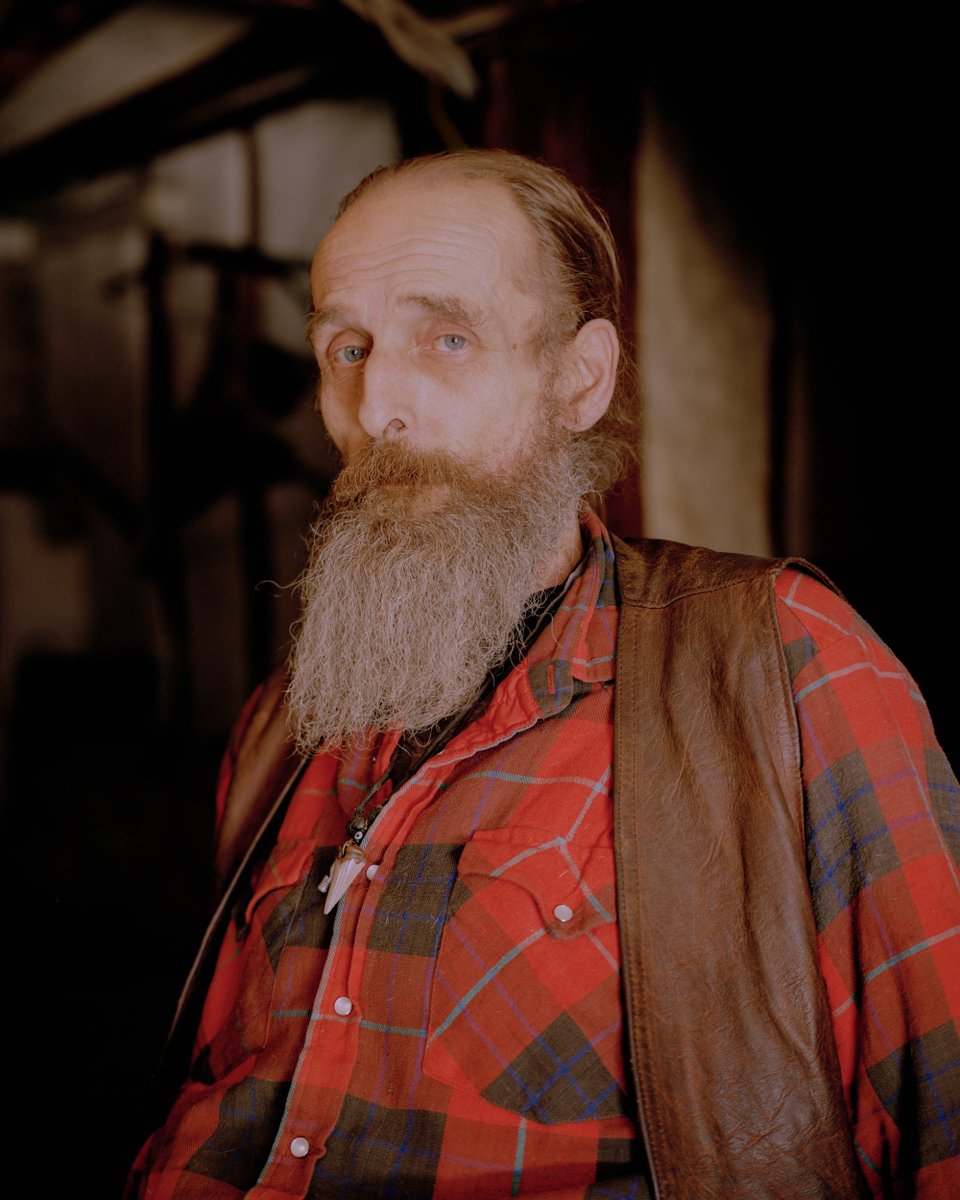 Sebastian Beierle's series 'Slowly the nights grew cold'  explores Peñíscola, a coastal town in eastern Spain during its off season from the influx of tourists who visit during the summer. Learn more here: anywhereblvd.com/interviews/202…

#tourism #photography #portraitphotography #Spain