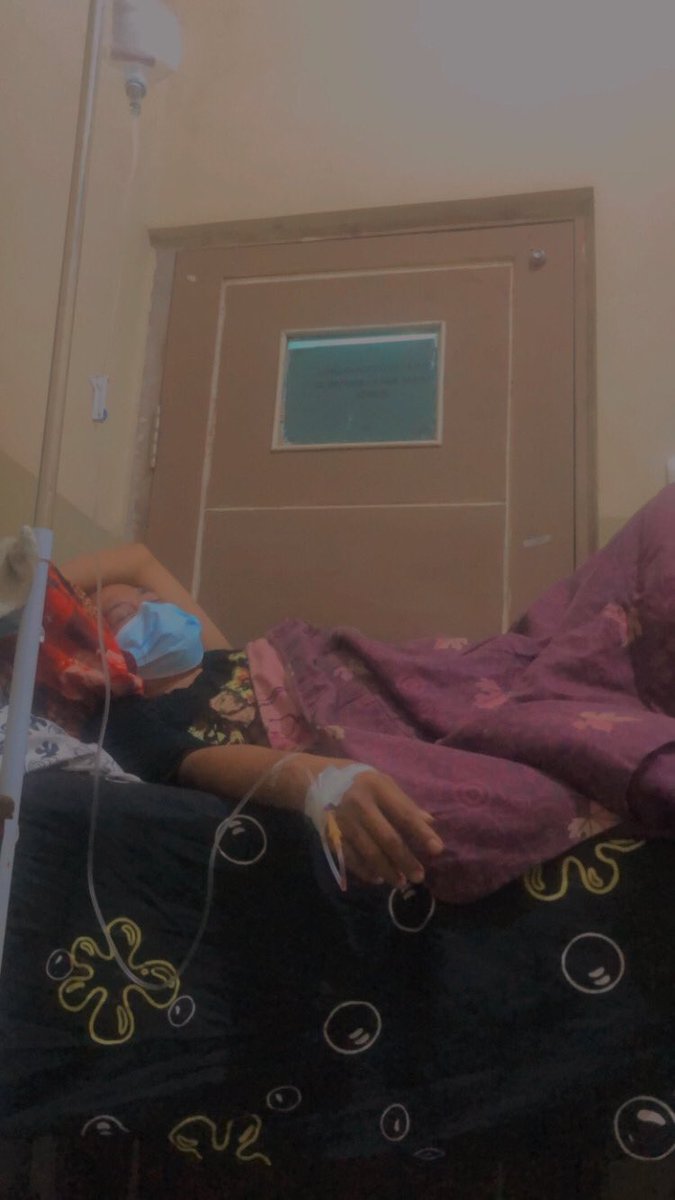 I09H's tweet photo. Get well really soon yah. Gadangin dulu gadangin. https://t.co/7jEuAiZEwS
