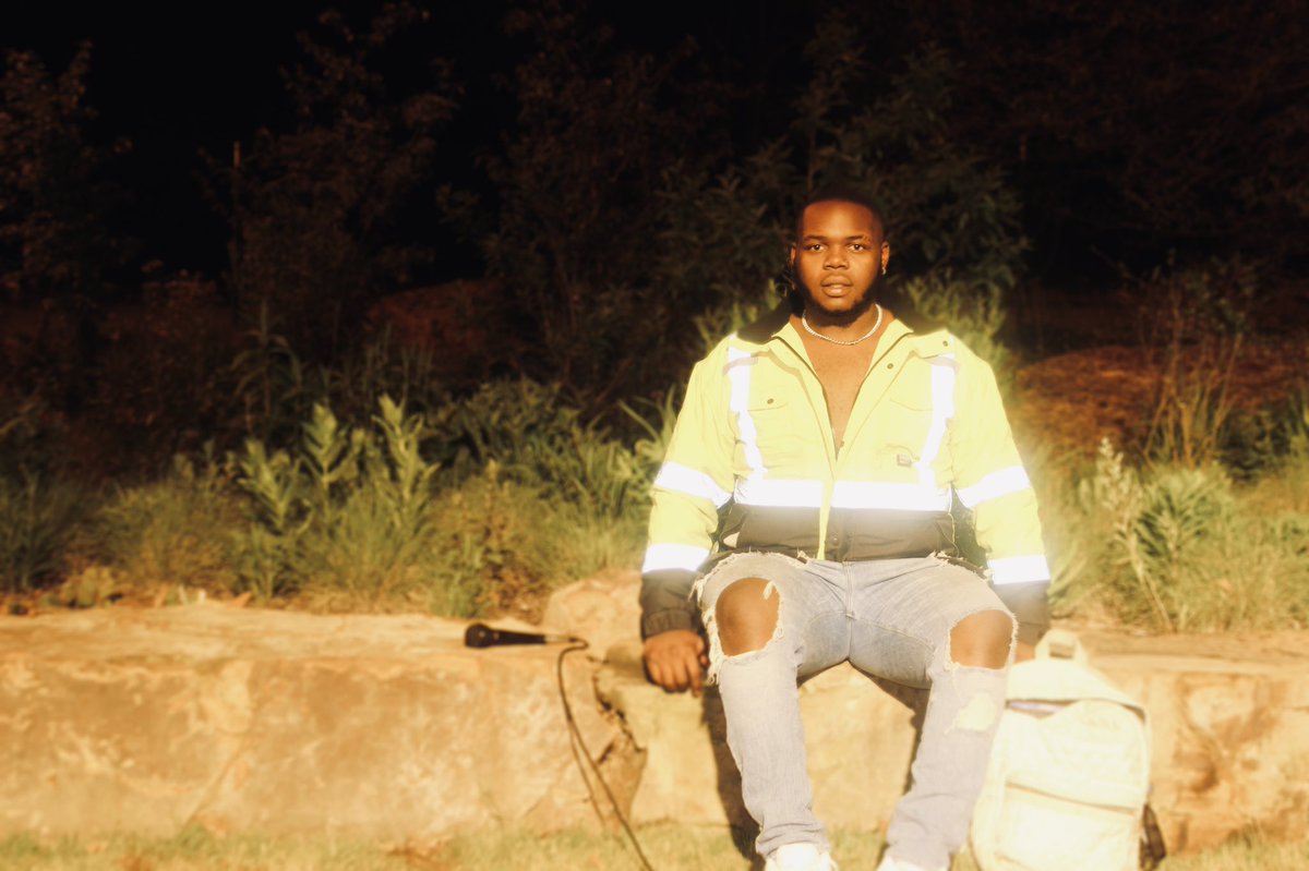 #WhosBlackatUARK

‼️Name: Curt “Kyng” Reece

‼️Hometown: N. Little Rock 

‼️Major: Psychology 

‼️I’m a chill dude…never hesitate to speak of you see me around campus 

‼️Link to my music: url.bio/Kyng