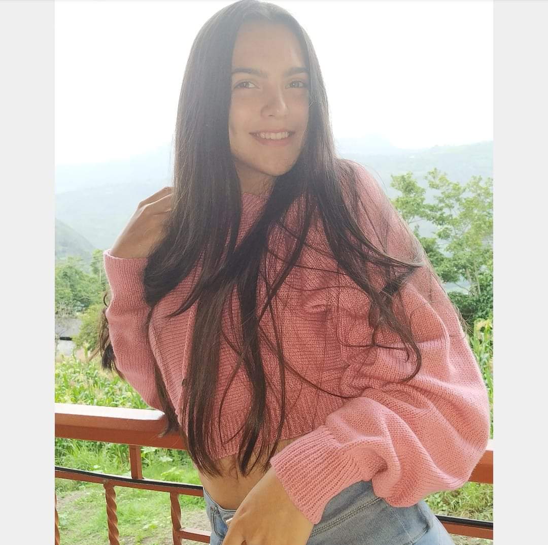 Carito24her's tweet photo. Hola soy nueva en Twitter ❤️ sígueme y te sigo ❤️ dale RT https://t.co/1TKEmvGGj4