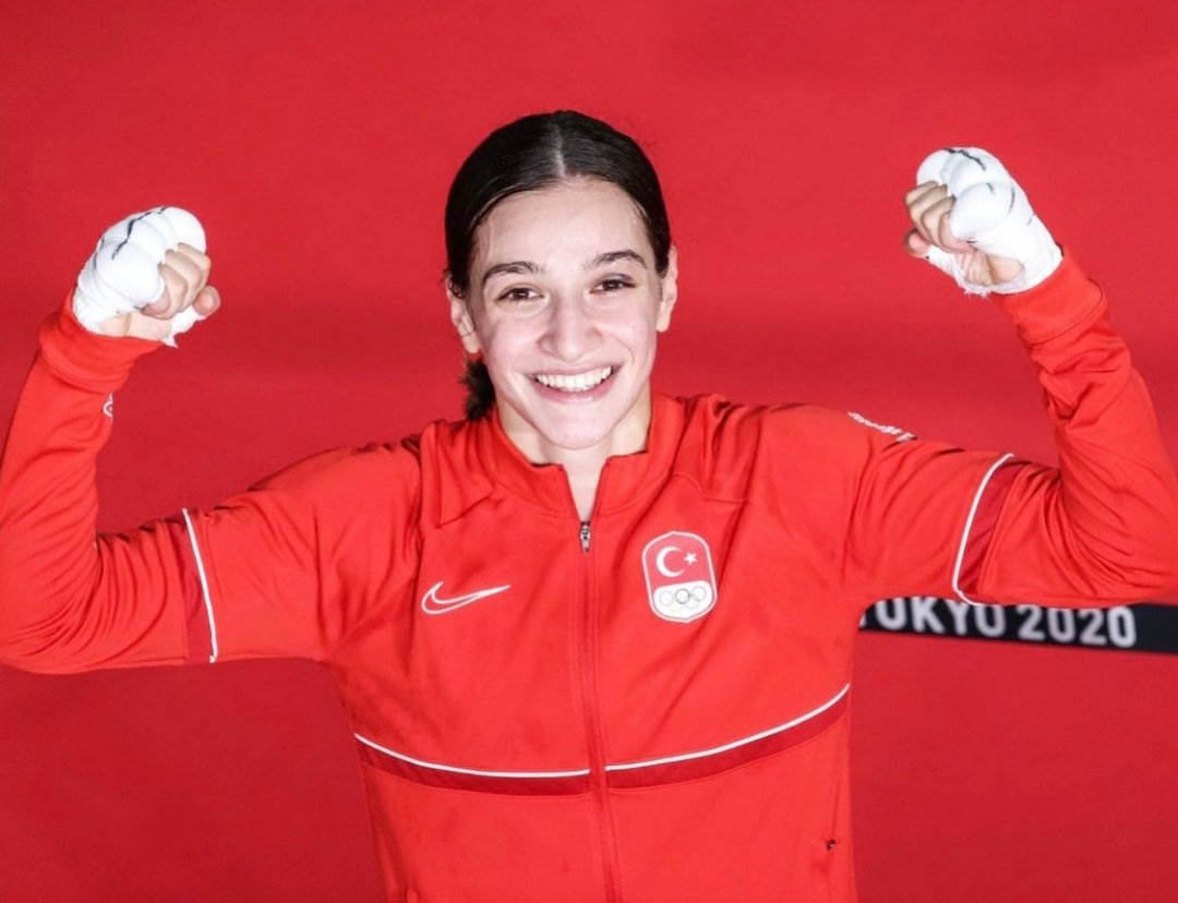 Onlar altından da gümüşten de daha değerliler bize de bugün muhteşem bir gurur yaşattılar...
#Tokyo2020 #Busenazsurmeneli #BuseNazCakıroğlu