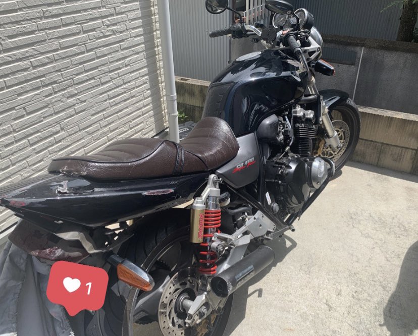 散ってテール割れてもた。これを機に色々変えていこ。

#cb400sf #スーフォア