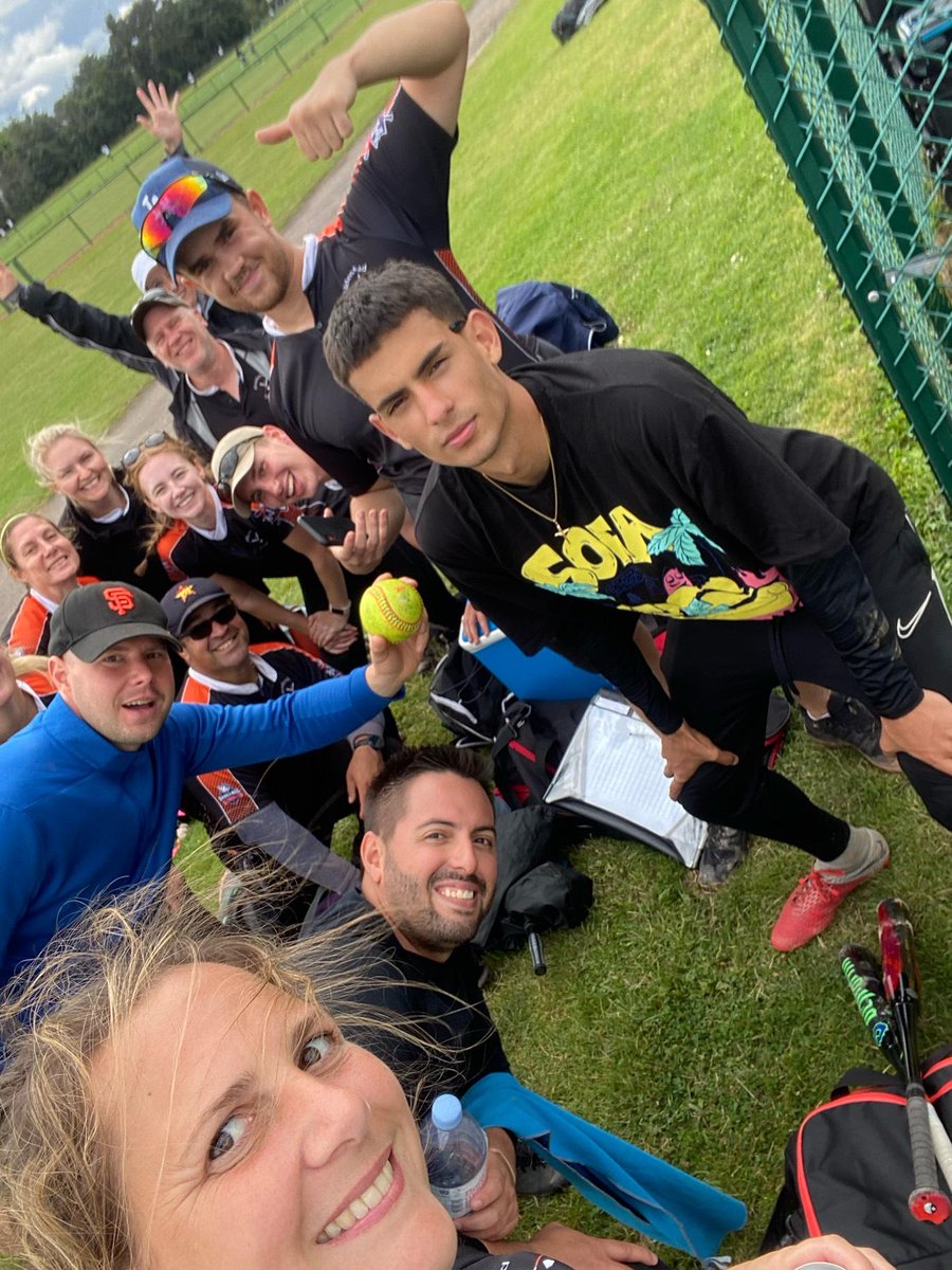 Wet day at the <a href="/BritishSoftball/">British Softball Federation</a> Nationals, but two wins and a draw in the books who cares about the rain? #maidenheadsoftball #maidenheadtitans #softball