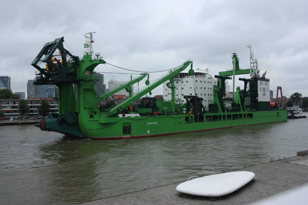 chevyvan1978's tweet photo. @erichaun10  Dutch  shipbuilder Royal Ihc has annouced yesterday that it has delivered the largest cutter suction dredger in the world tat runs on lng  to belgian dredge company Deme. https://t.co/NdV6L6WRAA