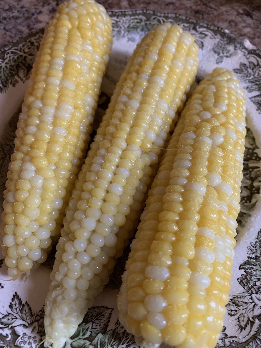 AndrewLocker's tweet photo. Absolutely concur with Beryl! Any variety of corn preferred for our family from the local Simpson’s Corn Stand in Dufferin County. Supporting hard working local farmers whose tireless efforts support the food needs of our communities. Corn as side dish to dinner again tonight! https://t.co/URCftDoRgh