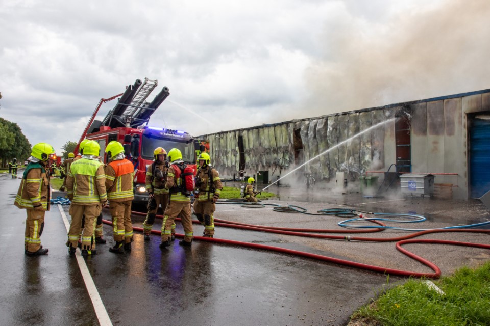 Zeer grote brand bij tuinbouwbedrijf Vierpolders