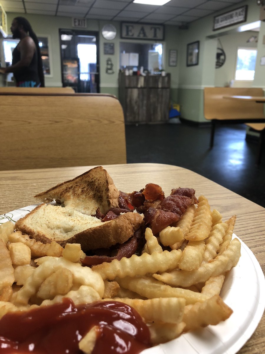 MartyMcGee_'s tweet photo. @EJXD2 @sak_shoes Yaint spent enough time @EllisParkRacing if yaint crushed a BLT at the locally famous Dairy Bar in lovely #Sebree KY. Straight south on US 41, about 20 miles. Just across the Webster Co. line, a couple blocks past the gas station with the bait fridge.
#EAT https://t.co/LDfVfMJduD