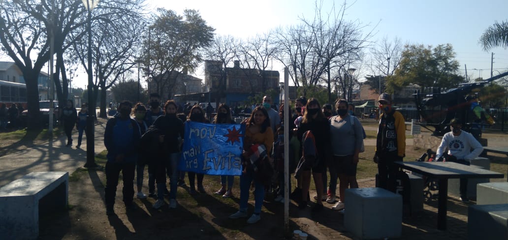 movevitama's tweet photo. Lxs trabajadores y trabajadoras de la economía popular marchan de Liniers a Plaza de Mayo por el Salario Social Universal y por políticas públicas para el fortalecimiento de la economía popular. 

#SanCayetano
#TierraTechoYTrabajo
#UTEP https://t.co/PVLETo6xBw