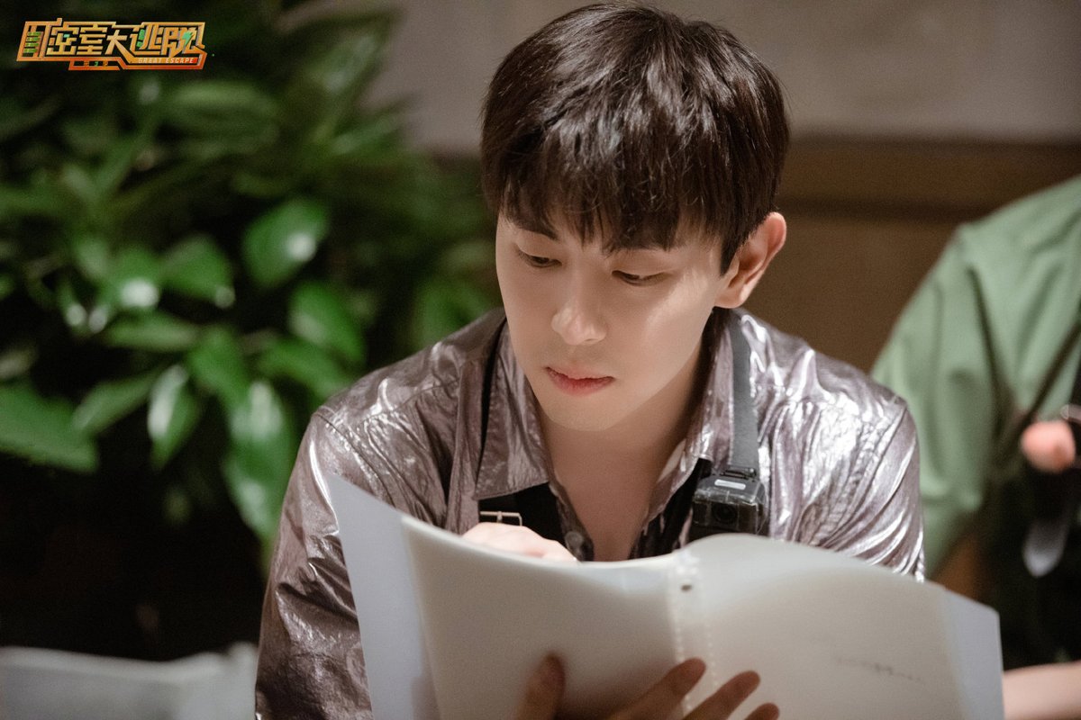 1021allendeng's tweet photo. Deng Lun Studio Weibo update
The strong return of the Chamber of Secrets has been achieved, and there is no change in enthusiasm while walking in a hurry. Third season of the immersive journey is over.
#DengLun #allendeng1021 #邓伦 #DLStudio https://t.co/djJXYGRXNS