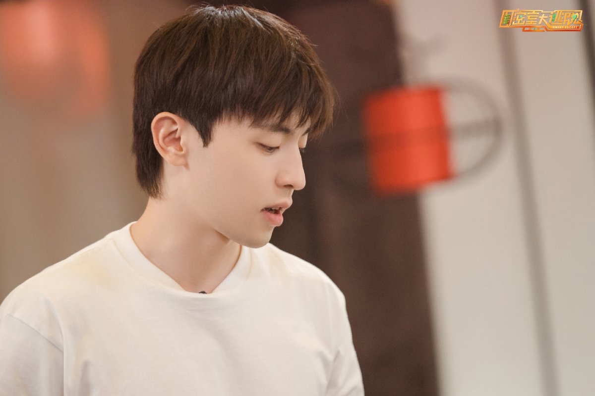 1021allendeng's tweet photo. Deng Lun Studio Weibo update
The strong return of the Chamber of Secrets has been achieved, and there is no change in enthusiasm while walking in a hurry. Third season of the immersive journey is over.
#DengLun #allendeng1021 #邓伦 #DLStudio https://t.co/yE2QGsRyx1