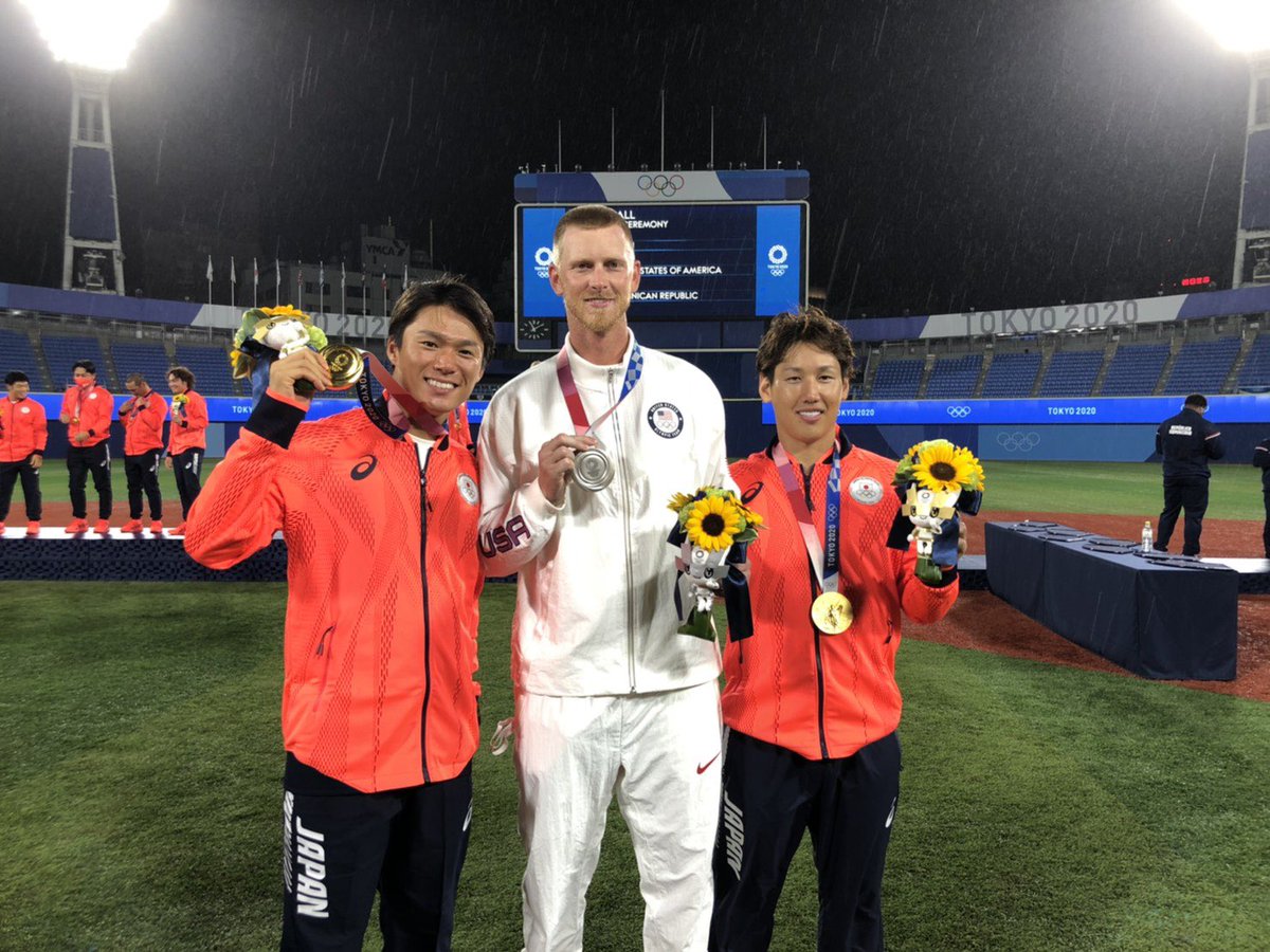 野球日本代表 侍ジャパン 公式 チームメイトと記念撮影 侍ジャパン Japan Olympic がんばれニッポン Tokyo Baseball