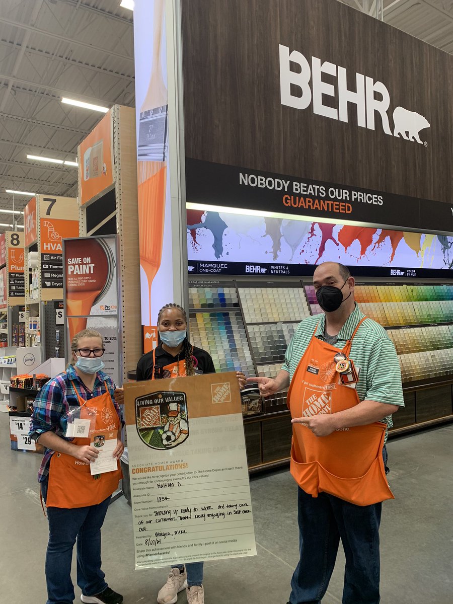 New Head cashier Alexcia wanted to recognize Kaylyn for doing an awesome job every day! #Recognitionisabigdeal at 1832 <a href="/KadeKasner/">Kade</a> <a href="/idrissi_mary/">mary el idrissi</a> @Jerry_Smith_Jr <a href="/Kevin_c_lam1111/">Kevin Lam</a> <a href="/CourtneyMKorkow/">Courtney Korkow</a>