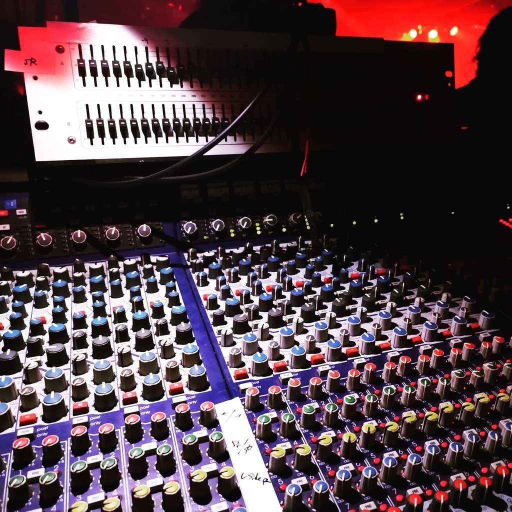hamamotts's tweet photo. #livesound #midaslegend3000 #DN360 #johnnivan https://t.co/NujcvUUUlO https://t.co/D4rV8IXSMP