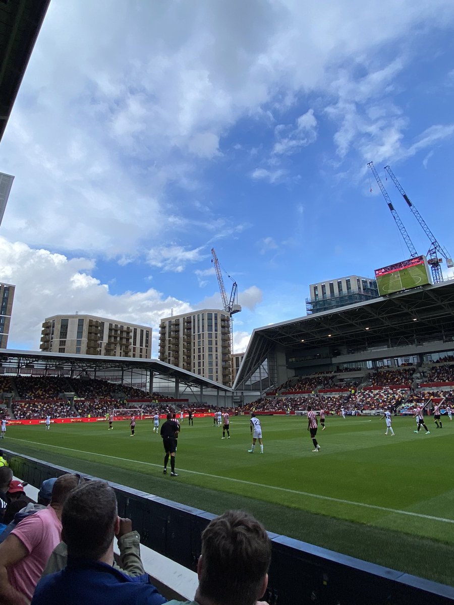 padraigforan's tweet photo. First @BrentfordFC game did not disappoint 😎🙌 #BREVAL https://t.co/VGbUUVO7QN