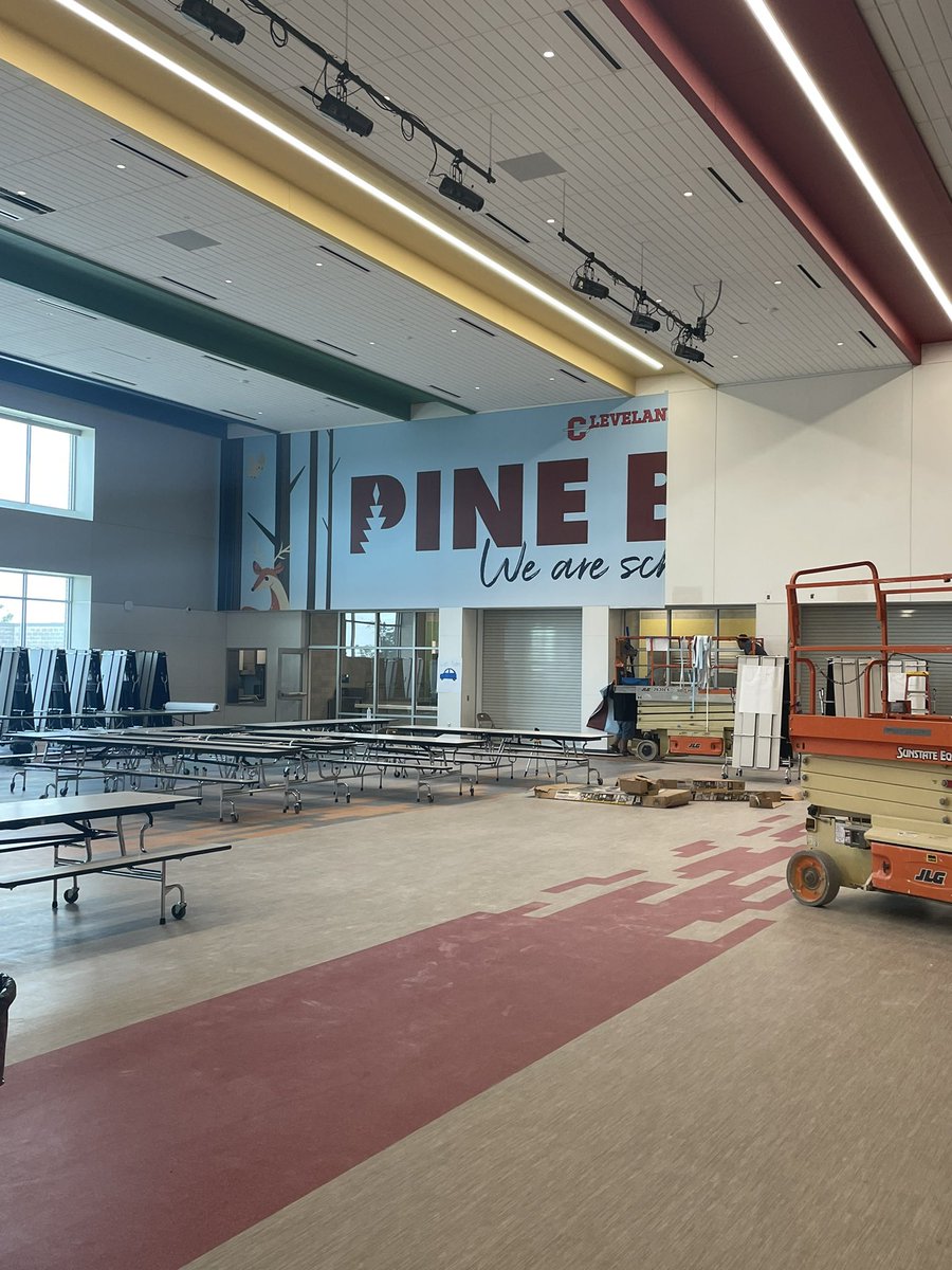 JenniferFishba1's tweet photo. Pretty amazing to see @PineBurrCISD come together ❤️🌲 https://t.co/QlWkLuW1p0