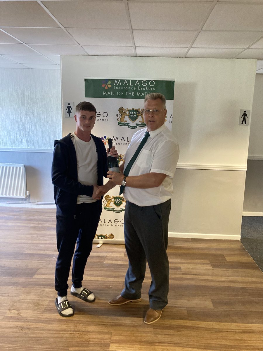 A little late but the ⁦<a href="/MalagoInsurance/">Malago Insurance</a>⁩ Man of the Match this afternoon was Danny Dodimead. 

He received his bottle of champagne from chairman Mike Greatbanks.