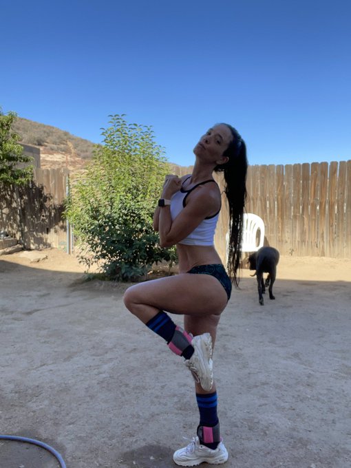 Add a little kick to your day.. Catch me if you can 🤸🏻&zwj;♀️  https://t.co/hpLTAZMNz5 https://t.co/F8LA<a href="/tag/labordayweekend"class="tags"><span>#labordayweekend</span></a><a href="/tag/longweekend"class="tags"><span>#longweekend</span></a>