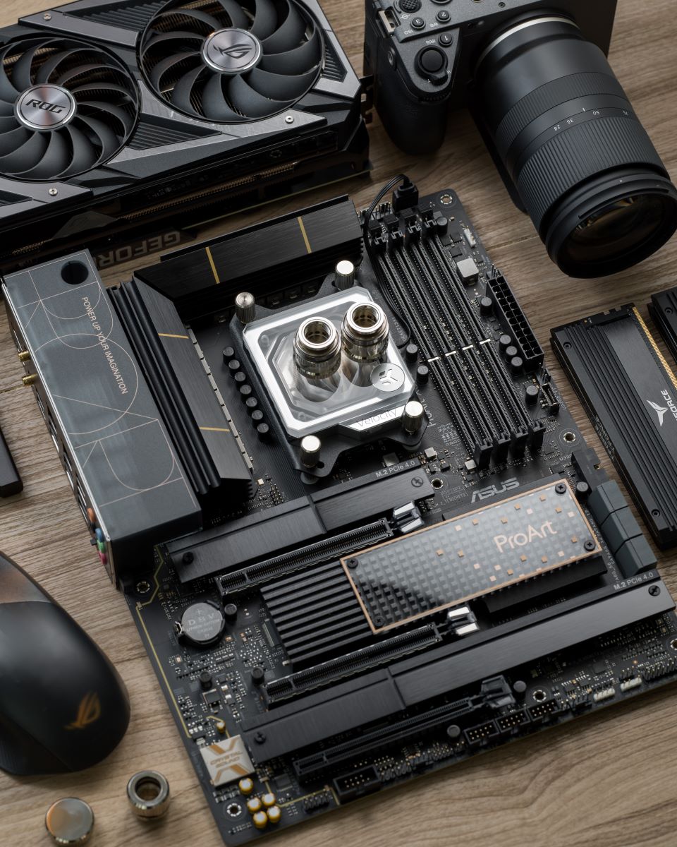 ASUSUSA's tweet image. Hello gorgeous 👋😍 

And hello to the #ASUSProArt X570-CREATOR too 😉

The start of something beautiful – this mobo is ready to power your build and #PowerUpYourImagination ✨ Coming soon ✨