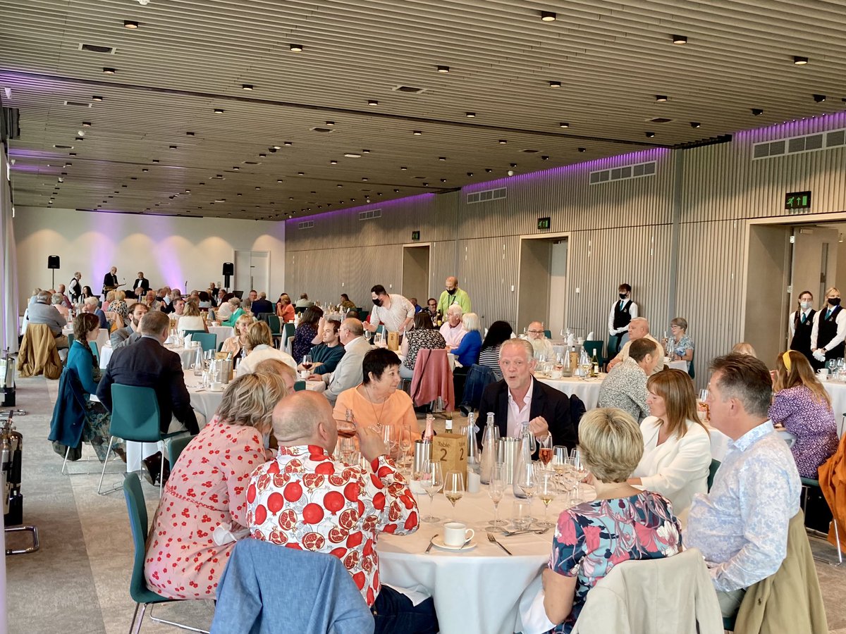 MJ_Ellis's tweet photo. When you have to cancel your Proms, contact 3,000 ticket holders, and create a new premier dining experience all in one day. We have the best team ever. (Also massive thanks to @emilyhsoprano and @antoniosocci for the tunes).
#Events #Proud #Ops #Knackered #SameAgainTomorrow https://t.co/WaQdTRQiOZ